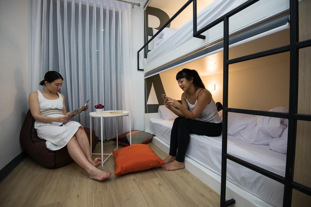 Monkeynap Hostel Bangkok Extérieur photo