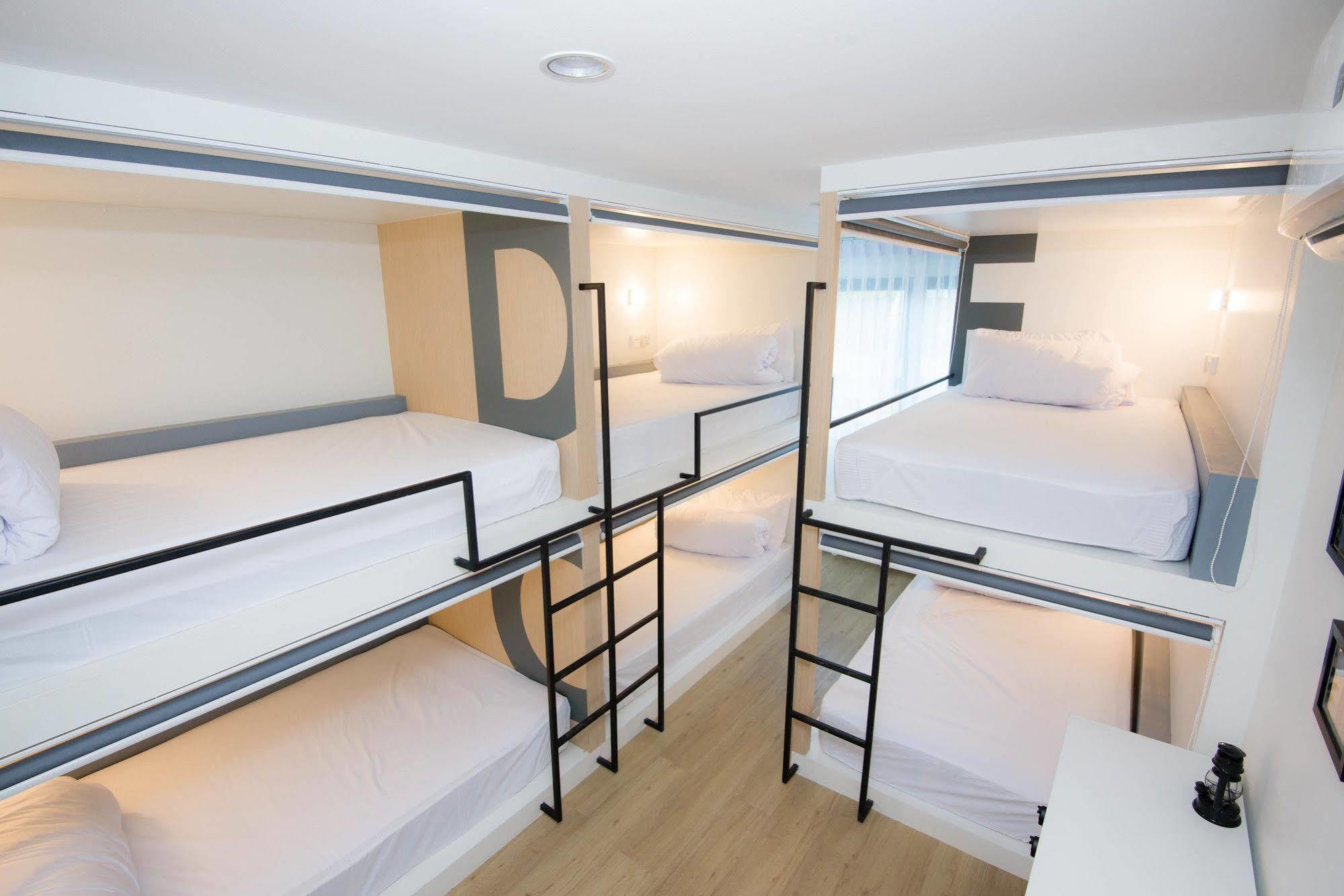 Monkeynap Hostel Bangkok Extérieur photo