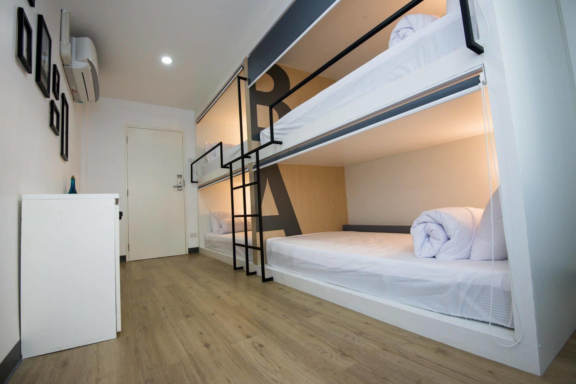 Monkeynap Hostel Bangkok Extérieur photo