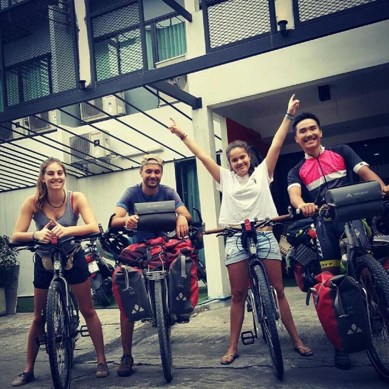 Monkeynap Hostel Bangkok Extérieur photo